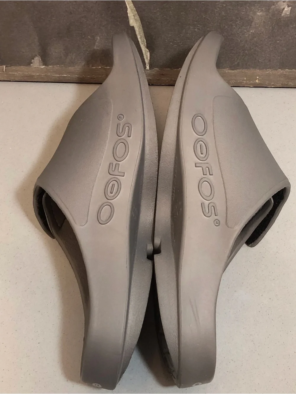 Oofos OOahh Slides sz 8